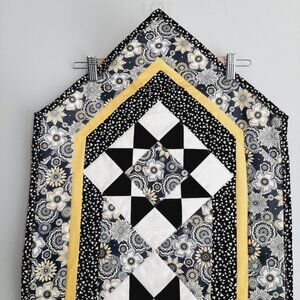 ?? Hand Made Quilted Geometric & Floral Table Runner Cloth